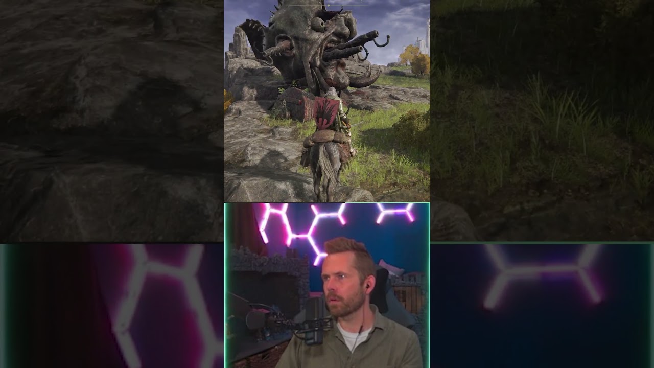 Its grotesque form looming over the horizon... 😱🙃 