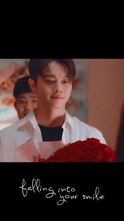 He celebrates the birthday for her🎂 | Falling Into Your Smile | YOUKU Shorts