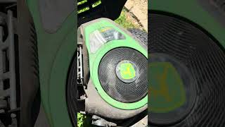 Engine running.  John Deere LA115 Lawn Tractor - Running Demo