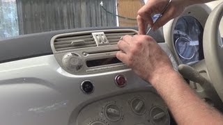 Radio Removal Fiat 500 (2007-2013)