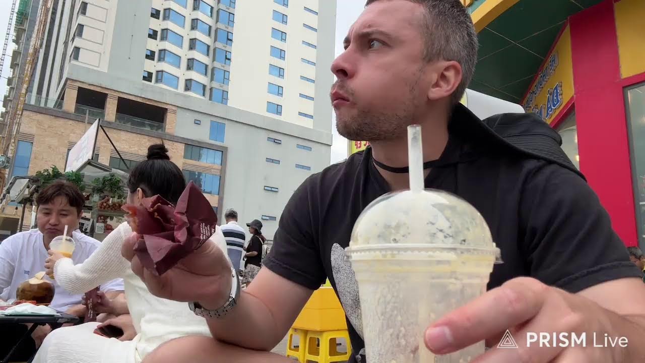 Exploring DA NANG city LIVE (Beach walk + Street Food)