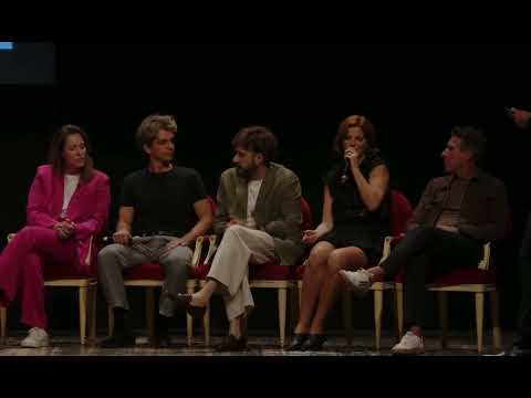 Video Chiara Galiazzo presenta Nuova Luce | EP + Tour (Teatro Manzoni Milano)