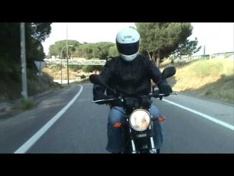 Yamaha YBR 125 - Prueba (English subtitles)