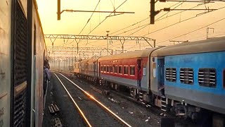 Local train parallel run with 12127 Mumbai pune intercity express with parallel arrival at kalyan jn