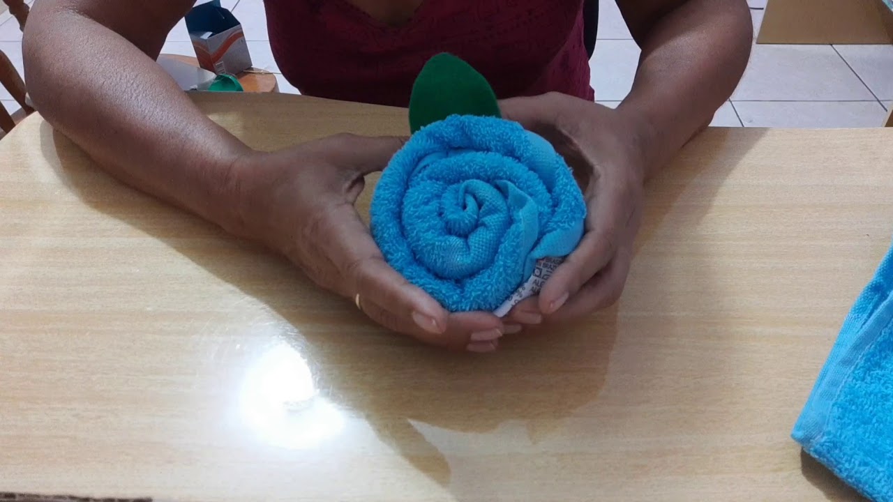 Como fazer flor com toalhinha de mão 3 tipo de flores