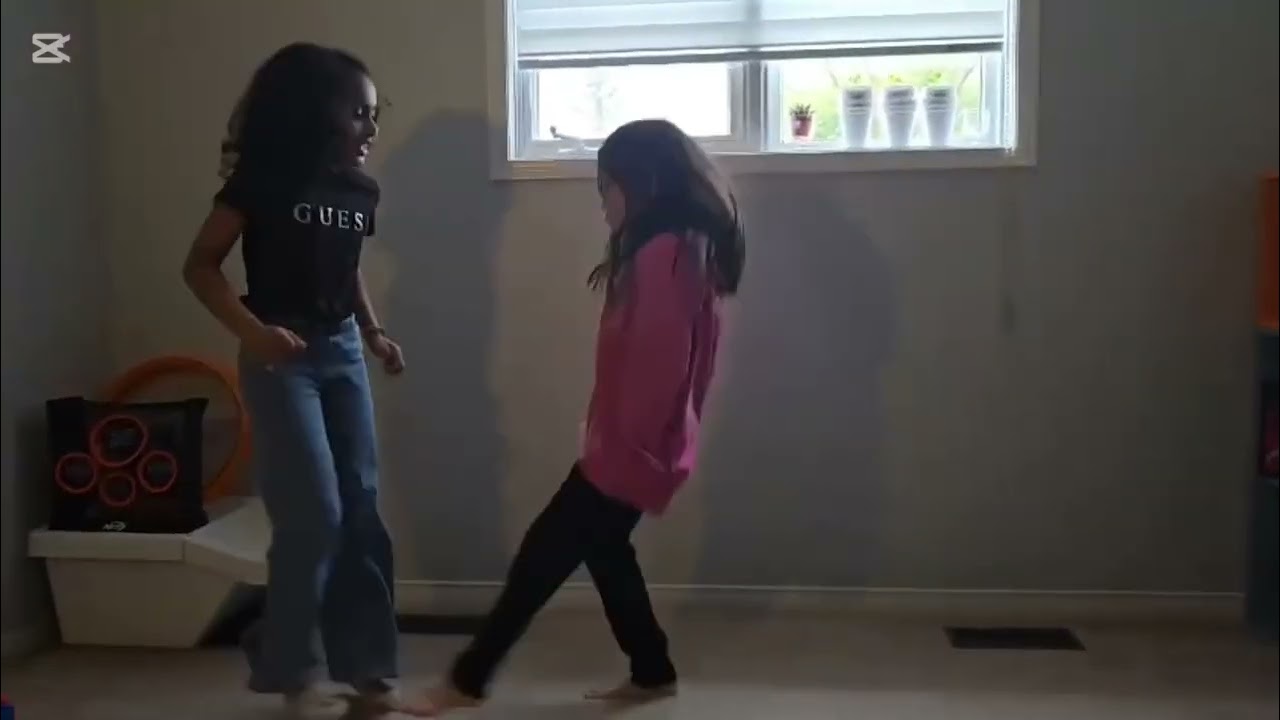 Doing I gotta felling dance with my bff (fun vlogs with Diya 🙂