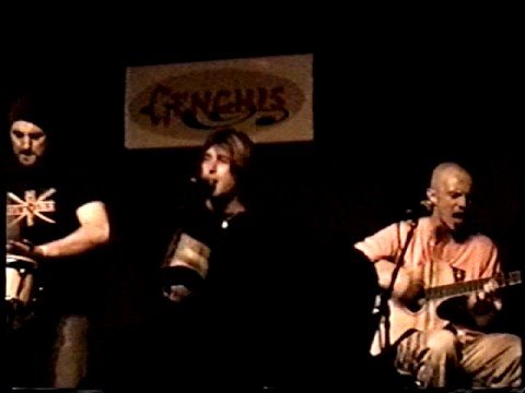 Смотреть «Something so wrong, i94 (live)» на YouTube Смотреть «Something so wrong, i94 (live)» на YouTube