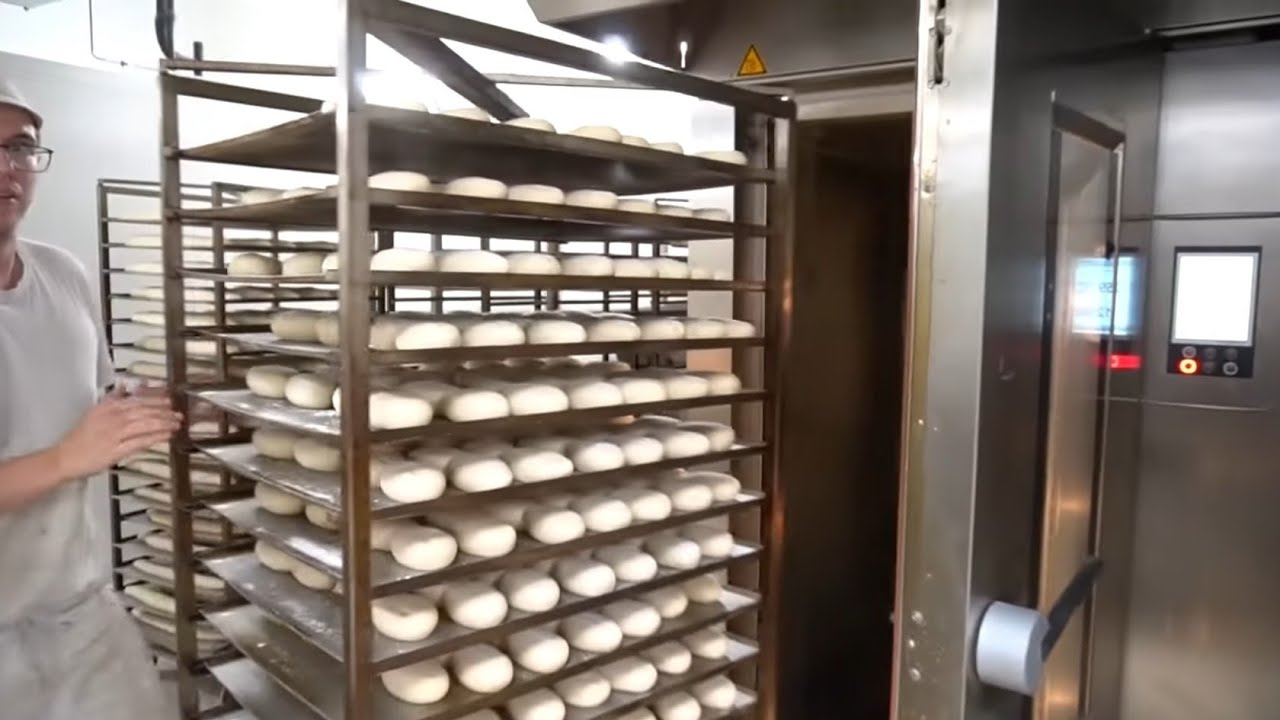 automobile insurance 20170621 Globus Saarlouis Gläserner Globus Oliver Krauß Sven Herzog