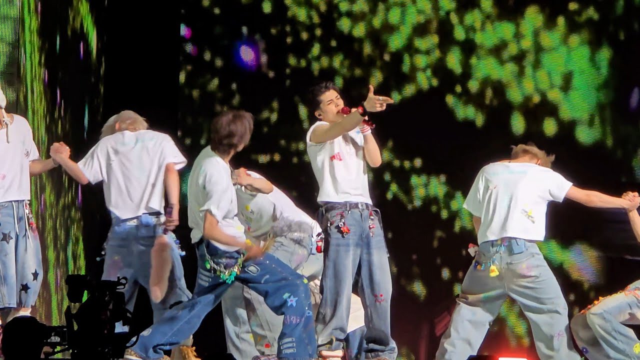 &team 앤팀 エンティーム Fireworks at Blaze the Way Tour in