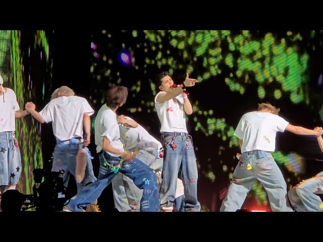 &team 앤팀 エンティーム Fireworks at Blaze the Way Tour in