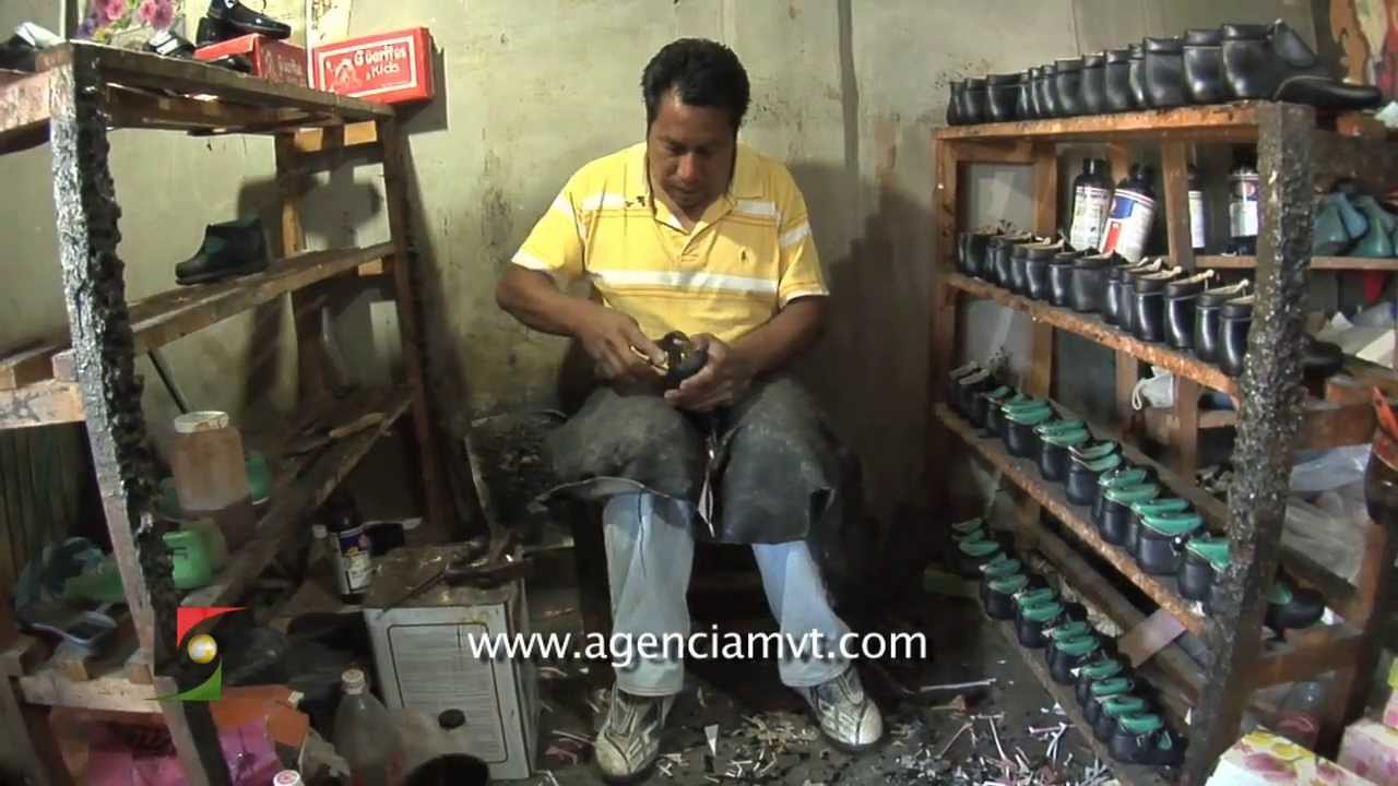 Cayó 50 % la producción de calzado en San Mateo Atenco - YouTube