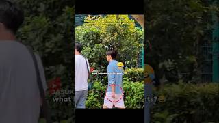 why does heeseung keep holding his pants😭😂?#enhypen #heeseung