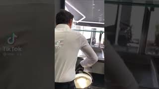 Baruthane Pilavcısı Tencere Fırlatıyor