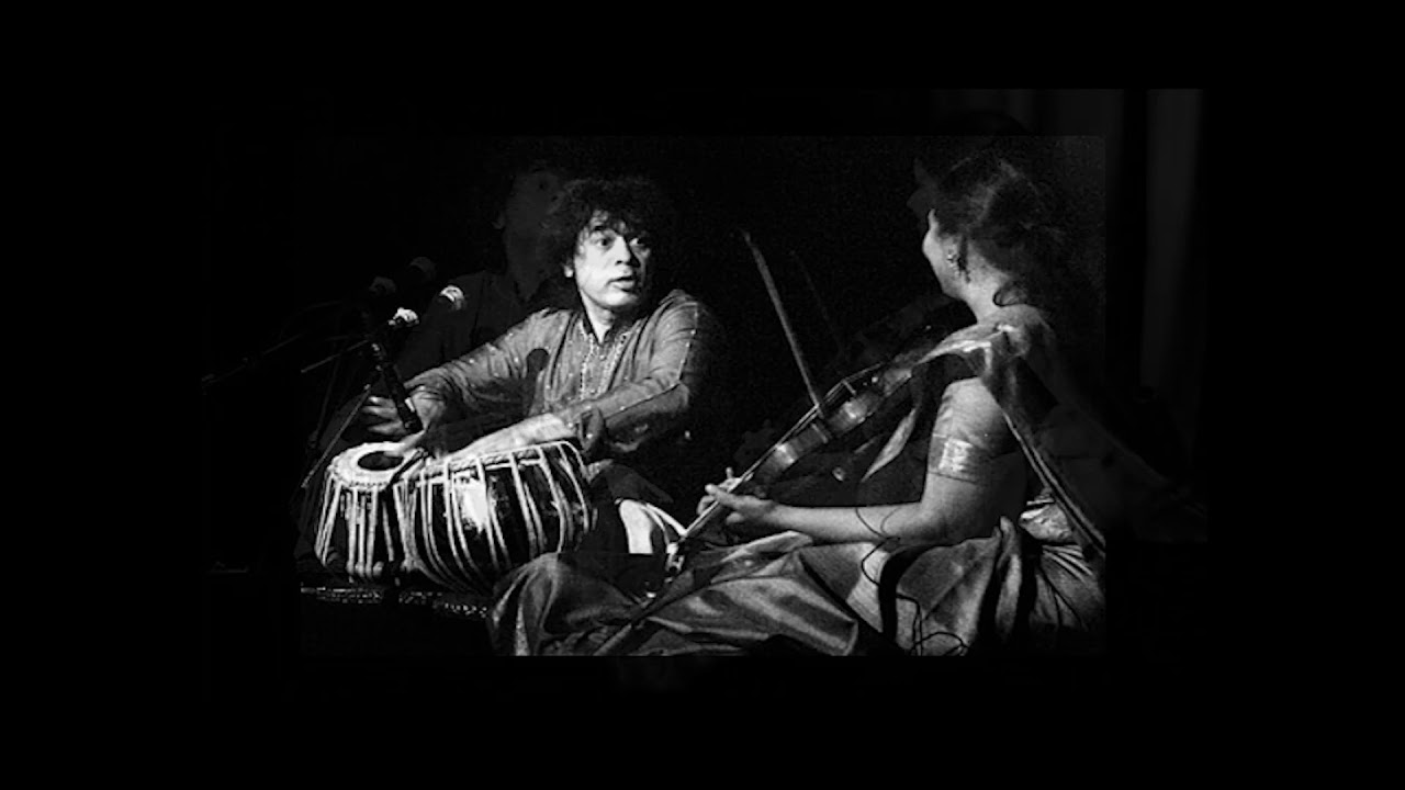 Ustad Zakir Hussain w/ Smt. Kala Ramnath - Raag Charukeshi (Vilambit Peshkar in Teentaal)