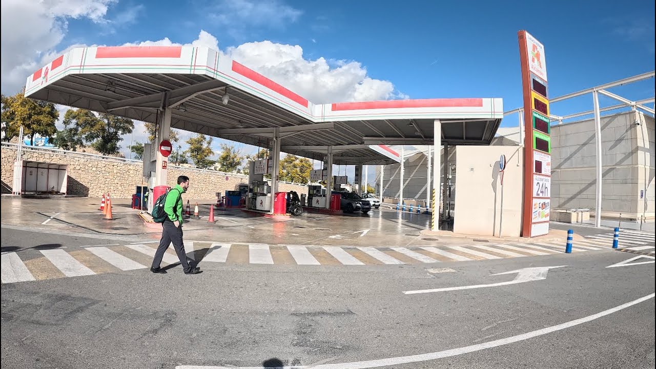 Elk Centre Commercial in Alicante afgeweest   geen fietsaanhanger 