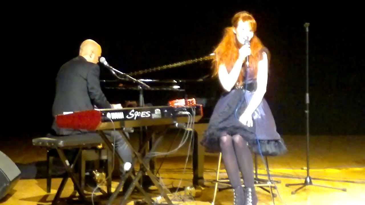 Johanna Kurkela - Prinsessalle  / live (Kitee-sali 20.8.2011)