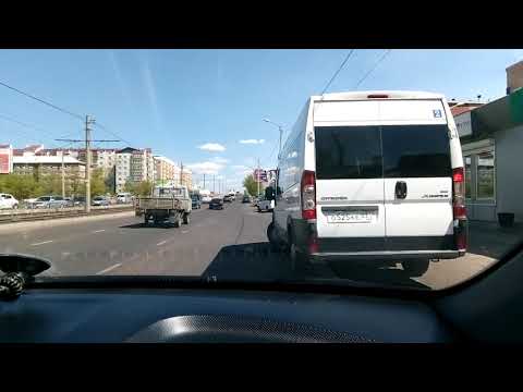 ПДД.  Учимся пропускать автобусов с автобусных остановок.