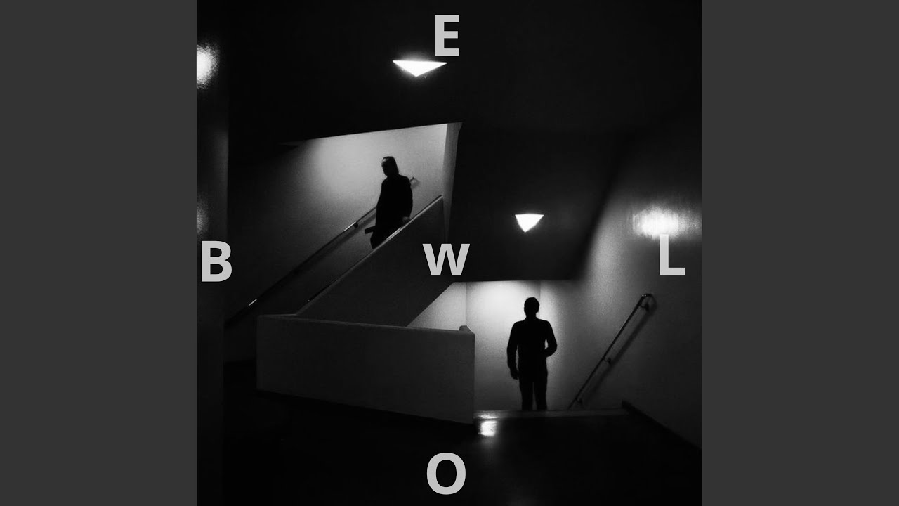 Guarda Below su YouTube Guarda Below su YouTube