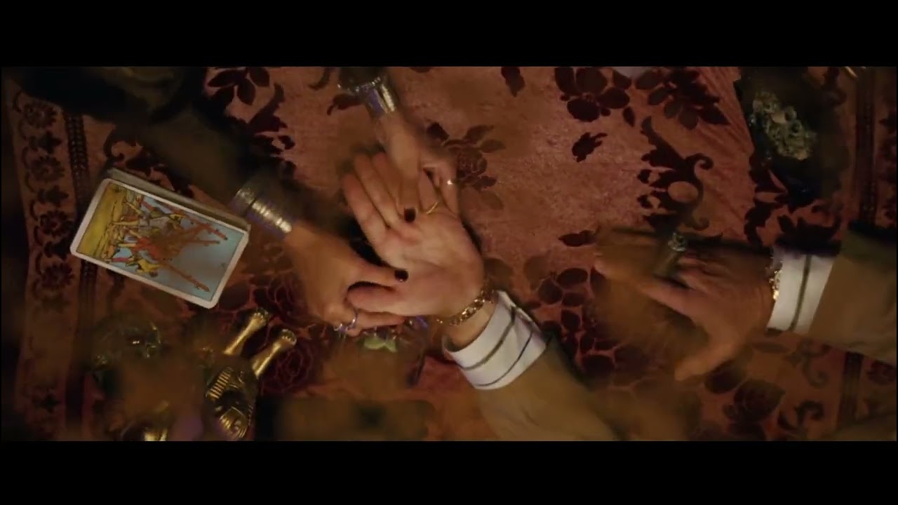 Ocean's Twelve: The fortune teller's session was unsuccessful🤣