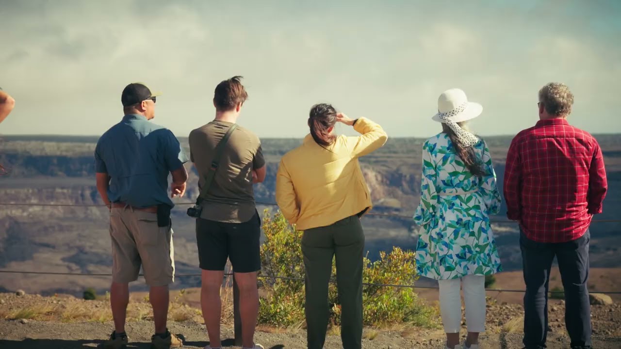 Twilight Volcano Tour with Stargazing, Black Sand Beach & Coffee