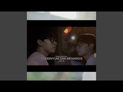 Video Tersenyum Dan Menangis