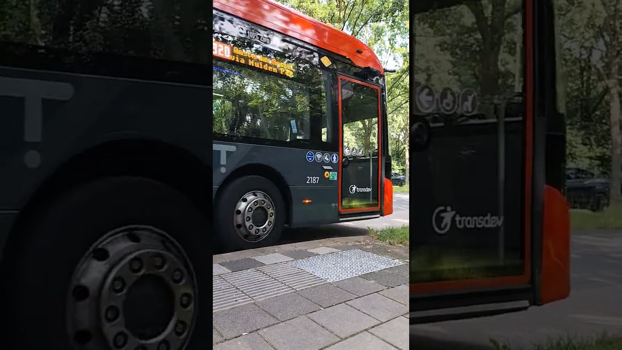 RNET Transdev Ebusco 2187 lijn 320 vertrekt van bushalte 'T Merk 