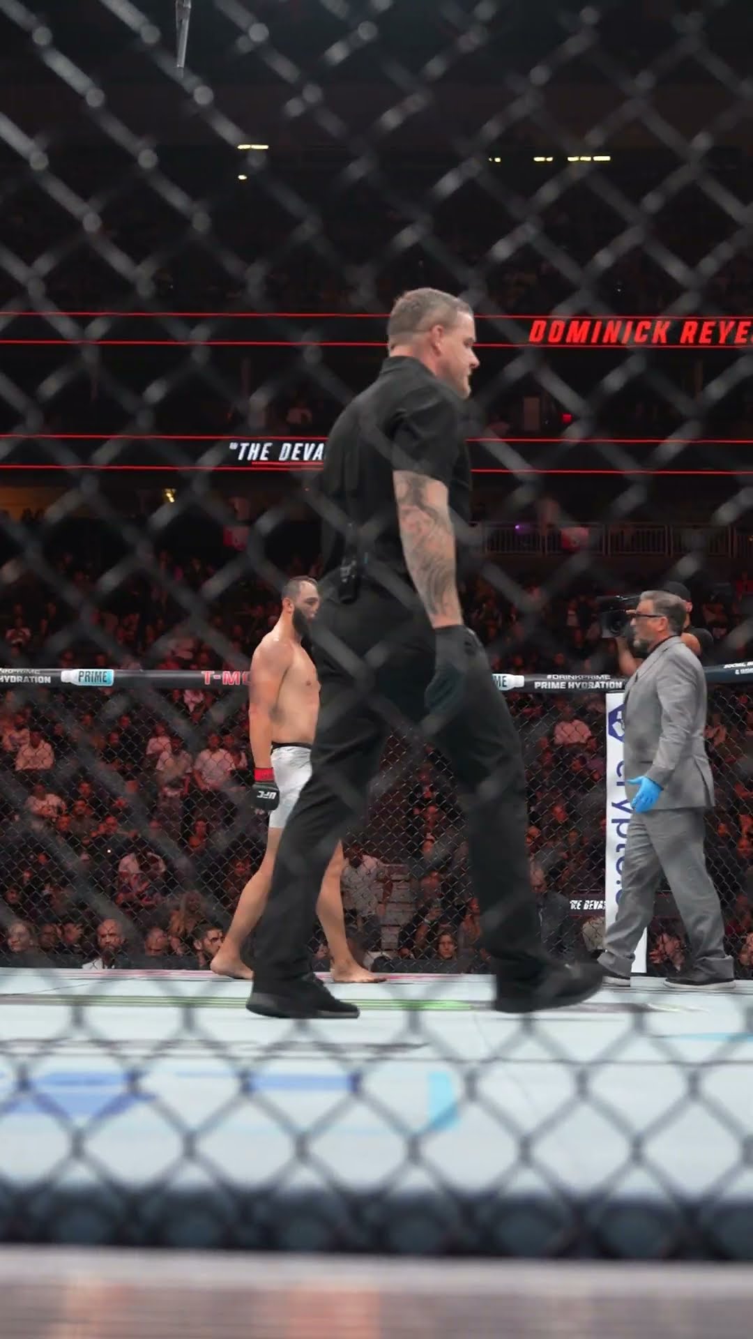 second round TKO for Dom Reyes ? #UFC310