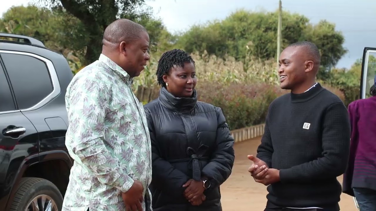 RC MTAKA AKAGUA UJENZI WA SHULE YA GHOROFA UWEMBA, ATOA HAMASA KWA WANAFUNZI WA KIDATO CHA NNE