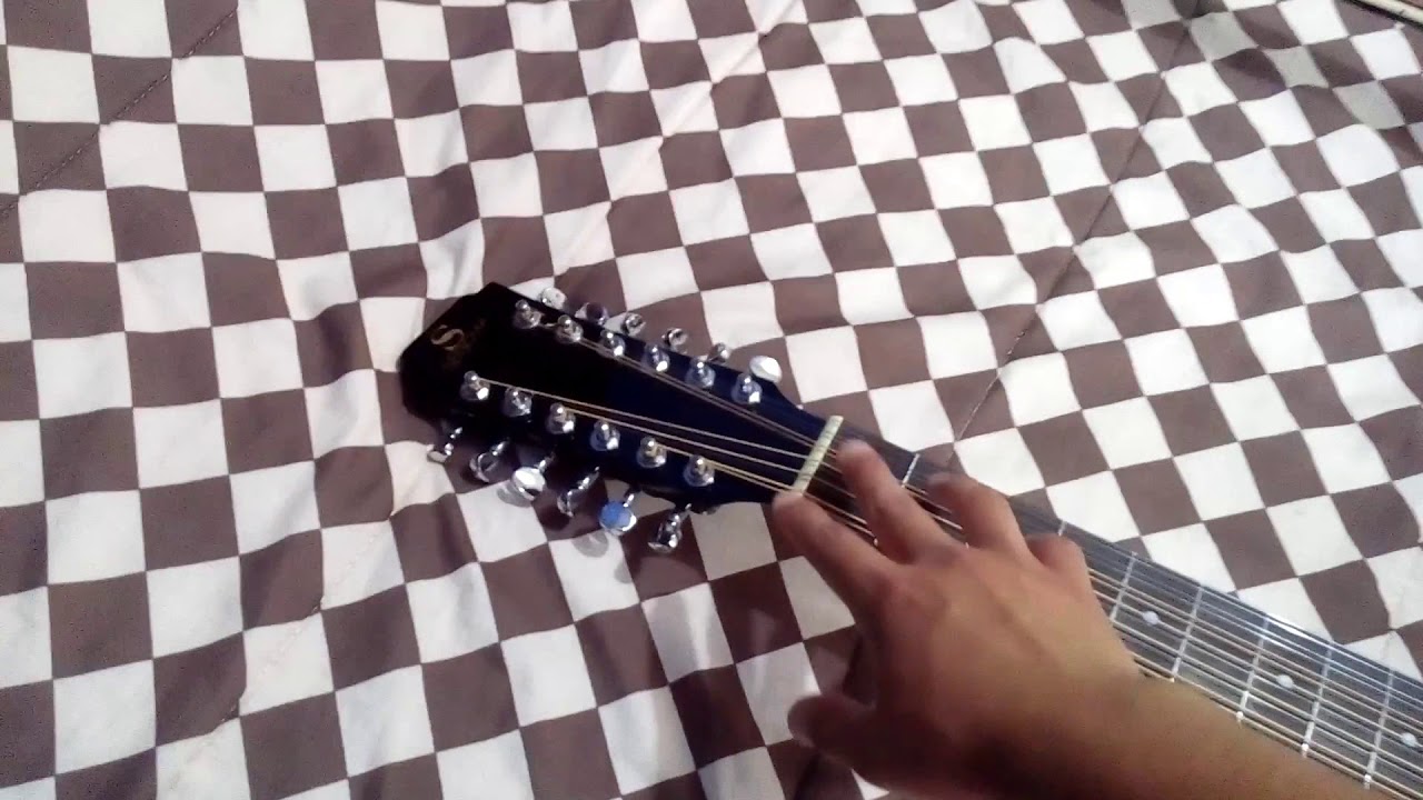 Diferencia entre guitarra de 6 y 12 cuerdas - YouTube