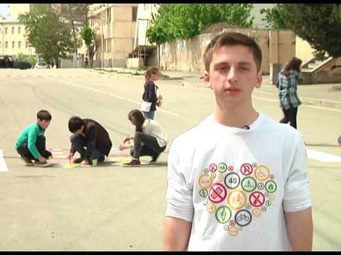 კასპში მოზარდებმა ზებრა-გადასასვლელი მოხატეს