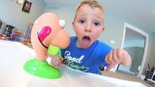 Father & Son PLAY BOOGER GAME! / Gooey Louie!