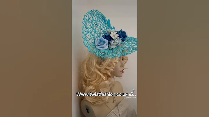 Turquoise hatinator #weddingguest #millinery #fascinator #milliner #weddinghat #ascothat #hatinator