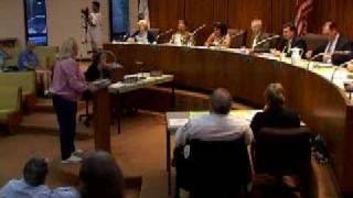 Carpentersville trustee s husband threatens grandma