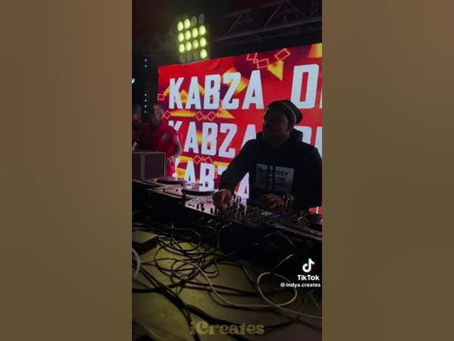 kabza de small on decks -mshove X mnike