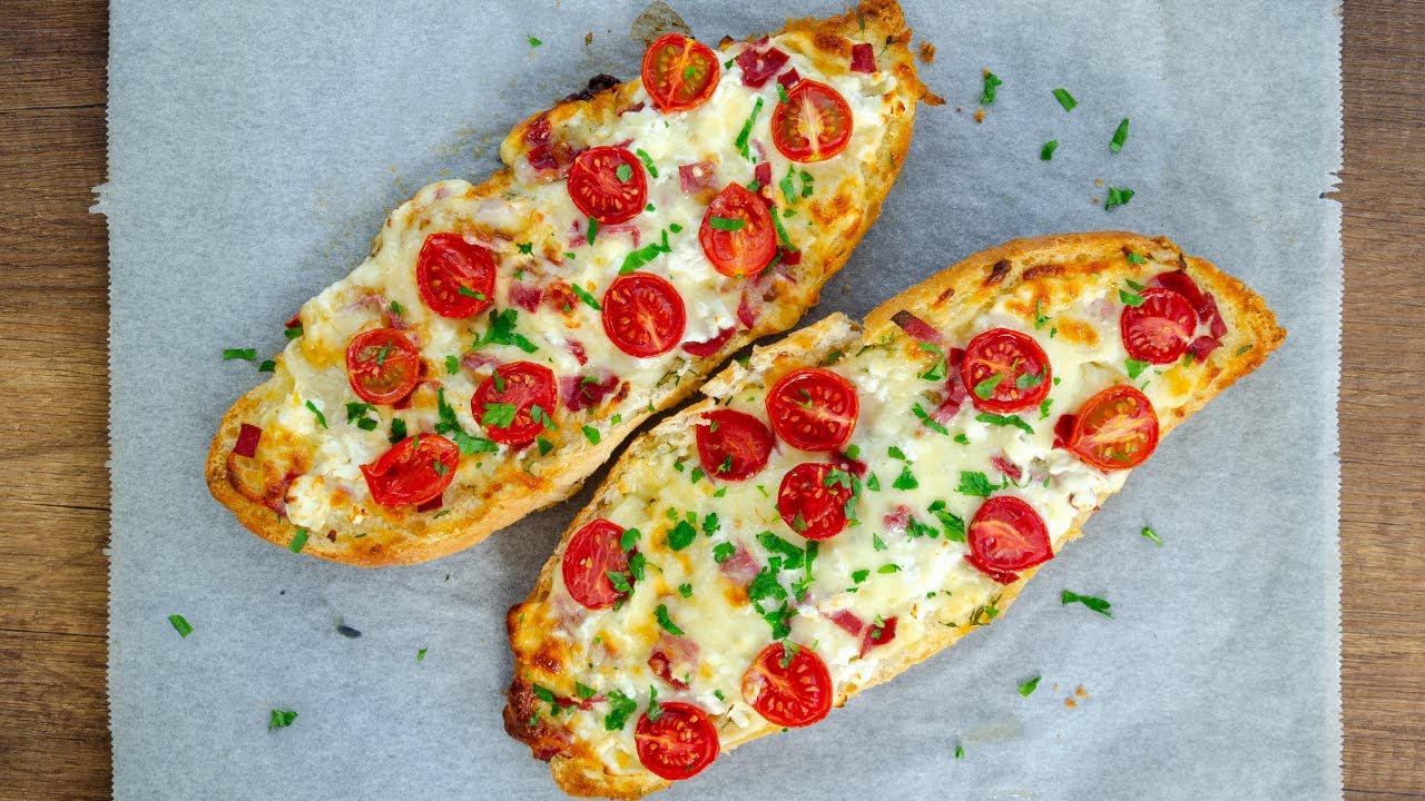 BAYAT EKMEKTEN PİZZA TADINDA SARIMSAKLI EKMEK TARİFİ – Garlic Bread