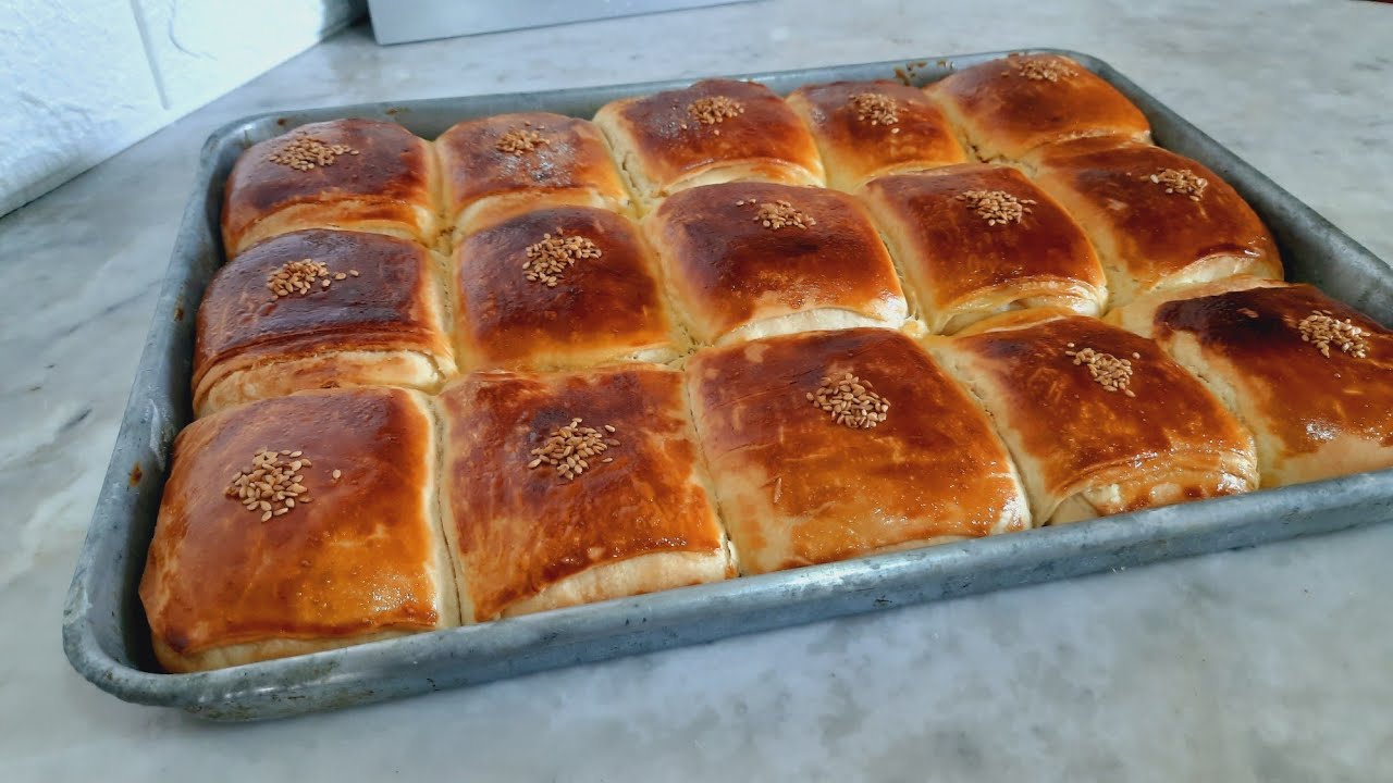 ورقيهم كل وحدة وحدها وعمريهم محشيين مالداخل عجينة خفيفة وبنينة بزاف