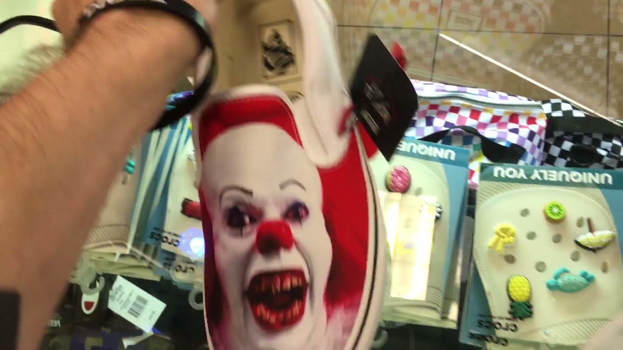 Vans x Horror Slip On It Skate Shoe unboxing