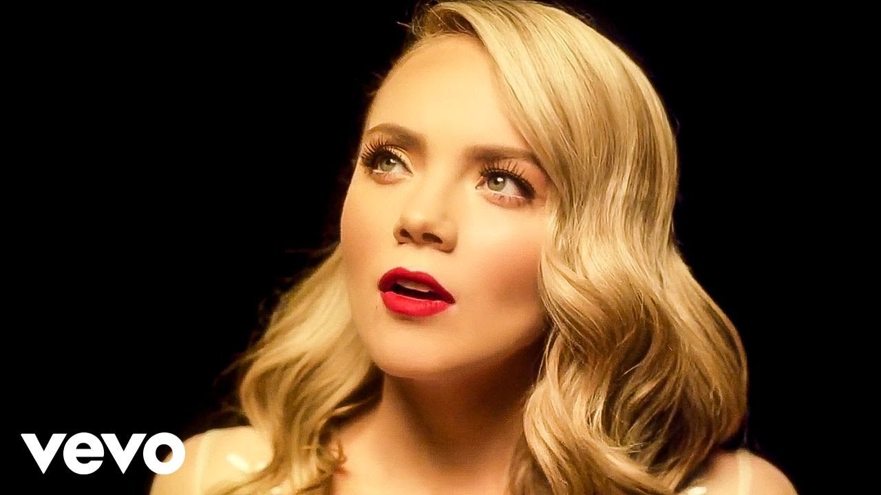 Danielle Bradbery – Worth It (Official Music Video)