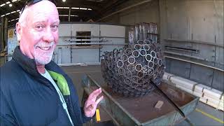 metal sculpture, large, beautiful and simple !