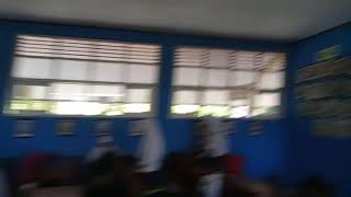 Di kelas suasana ganti baju !! Olah raga!!