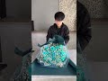 水色バラとかすみ草の花束でプロポーズ