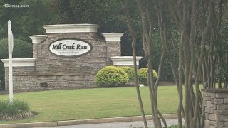23 car break-ins early Monday at south Bibb apartment complex