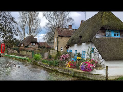 قرية القصص الخيالية على ضفة النهر في المملكة المتحدة موقع تصوير الآنسة ماربل