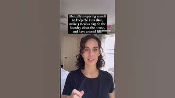 Motherhood can be overwhelming, let’s declutter and simplify together to make it easier!#minimalism