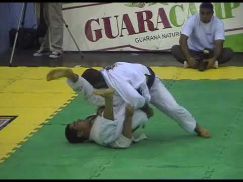 Leo Vieira vs Reinaldo Ribeiro fighting at BJJ World Cup Final 2002