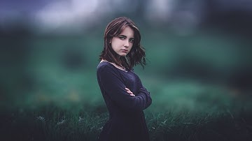 Photoshop Tutorial : How To Edit Outdoor Portrait - Blur Background & Color Grading