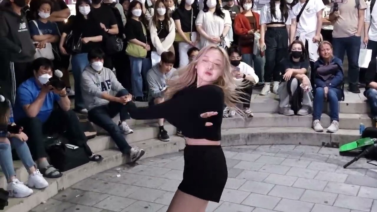 TUESDAY. MAJESTY, SARI. LOVELY JAPANESE GIRL. BEAUTIFUL CLASSY BUSKING. HONGDAE STREET.