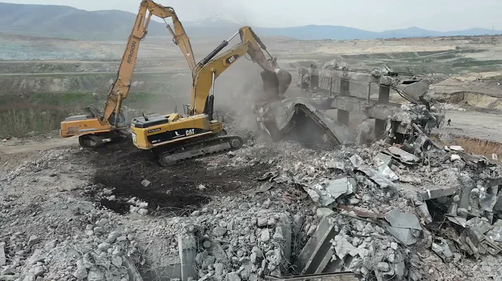 Liebherr 954 Long Reach Excavator & Cat 385C Demolish Building-Sotiriadis/Labrianidis Demolitions