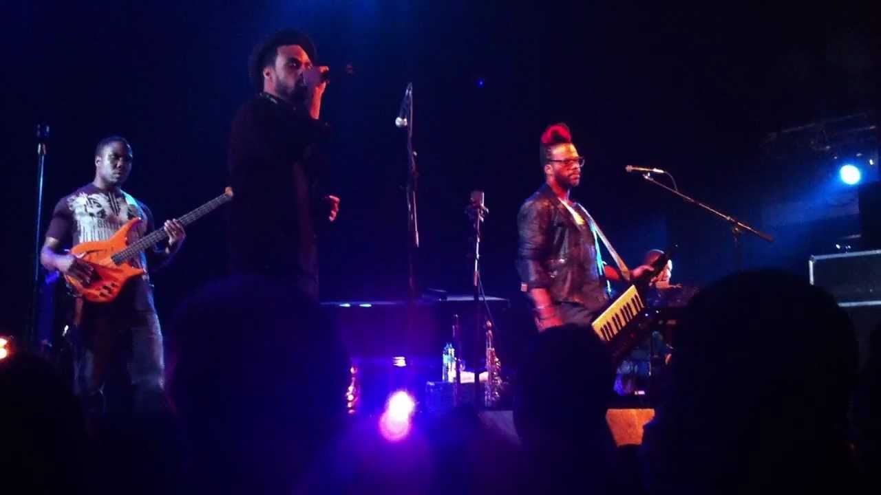 Robert Glasper Experiment Ft Bilal - Levels @ Trianon Paris 2012
