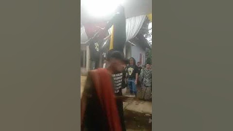 Lengger Merlin Jatuh dan Pingsan